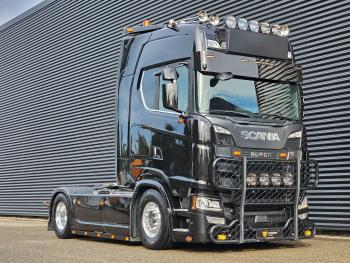 S520 V8 4x2 / FULL AIR / RETARDER / PARKING COOLER